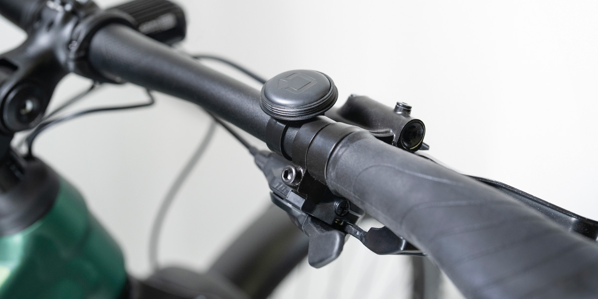 Campanello bici con porta localizzatore Optitag 91950_G_2.jpg