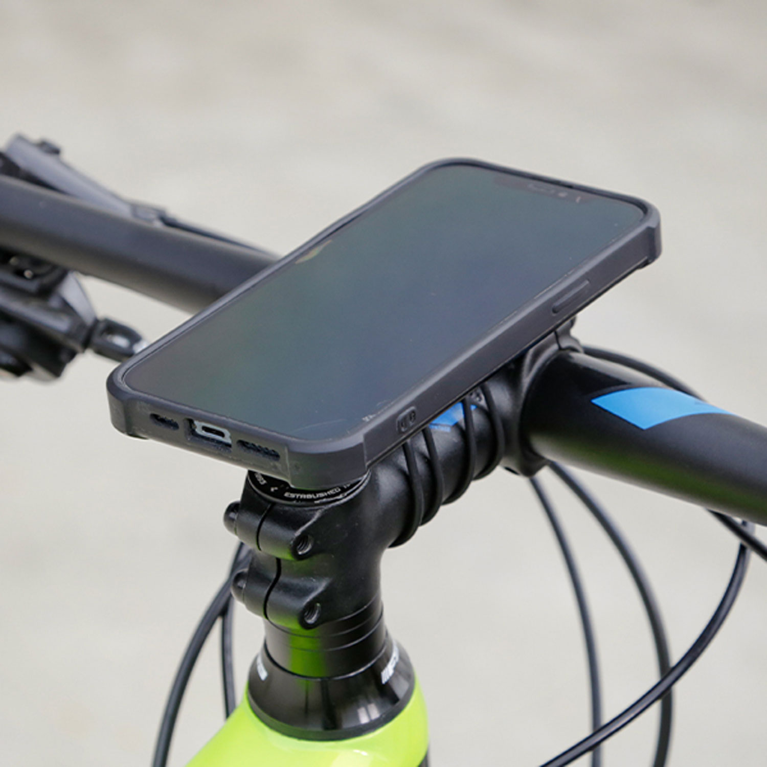 Custodia Duolock e MagSafe iPhone 13 / 14 bici